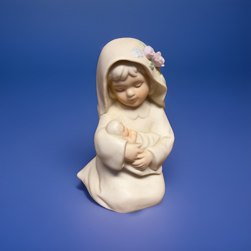 Vintage 1992 Homeco Mary With Baby Jesus Pastel‎ Figurine Signed Applied Flowers